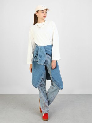 Beyaz Pamukluoversize Örme Tişört Sweatshirt Beyaz Pamukluoversize Örme Tişört Sweatshirt