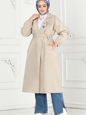 Yakası İşlemeli Trençkot Taş Yakası İşlemeli Trençkot Taş