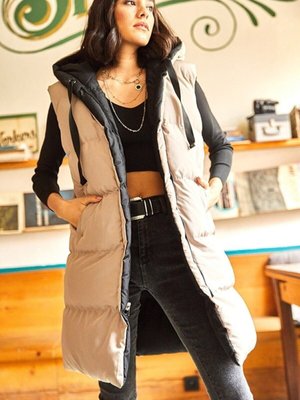 Bej Siyah Çift Taraflı Dolgulu Kapüşonlu Dokuma Yelek Bej Siyah Çift Taraflı Dolgulu Kapüşonlu Dokuma Yelek