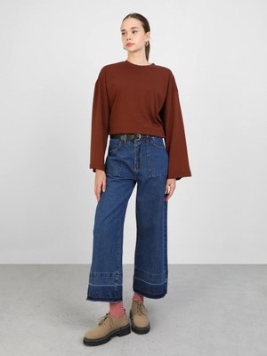 Kahverengi Pamuklu Oversize Örme Tişört Sweatshirt Kahverengi Pamuklu Oversize Örme Tişört Sweatshirt