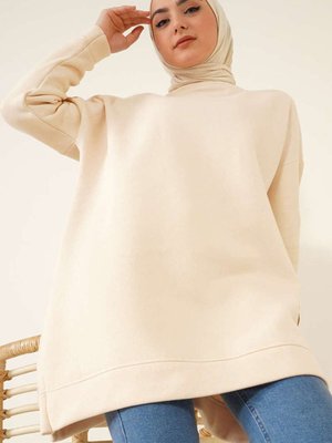 Kalın Kışlık İp Şardonlu Arma Detaylı Düz Tunik Kalın Kışlık İp Şardonlu Arma Detaylı Düz Tunik