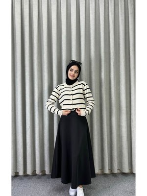 Düğme Detaylı Çizgili Triko Hırka