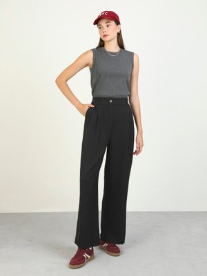 Siyah Cep Detaylı Palazzo Pantolon