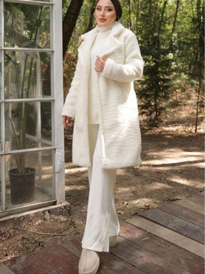 Fleto Cepli Peluş Mont Beyaz Fleto Cepli Peluş Mont Beyaz