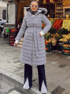 Kapüşonu Kürk Detaylı Kuşaklı Mont