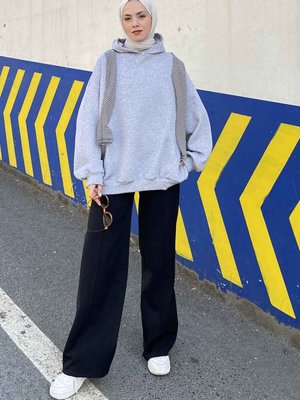 Kapüşonlu Salaş Sweatshirt Kapüşonlu Salaş Sweatshirt