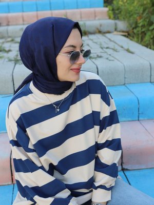 Ekru Çizgili Örme Tesettür Sweatshirt