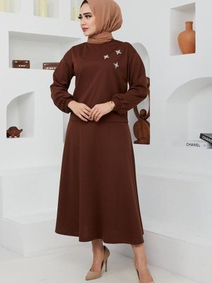 Kahverengi Taş İşlemeli Etekli Takım Kahverengi Taş İşlemeli Etekli Takım