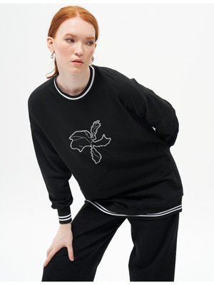 Çiçek Aplikeli Iki Iplik Sweatshirt Siyah