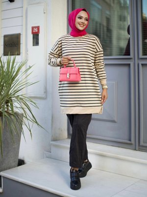 Bej Çizgili İplik Pantolon İle Tunik Takım Bej Çizgili İplik Pantolon İle Tunik Takım
