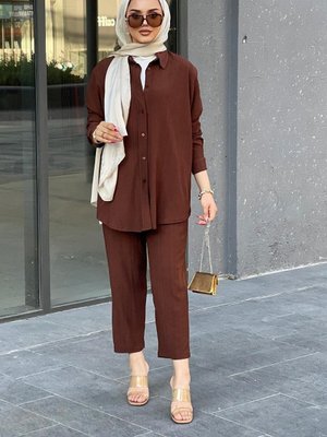 Kahverengi Pantolonlu Takım Kahverengi Pantolonlu Takım