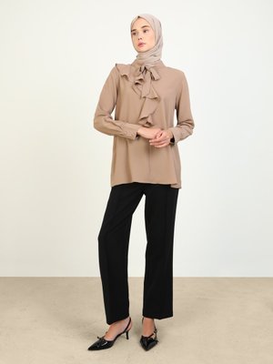 Latte İpek Tuşeli Fırfır Detaylı Tunik