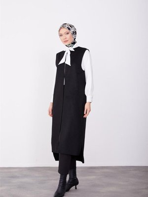 Asimetrik Kup Detaylı Yelek Siyah