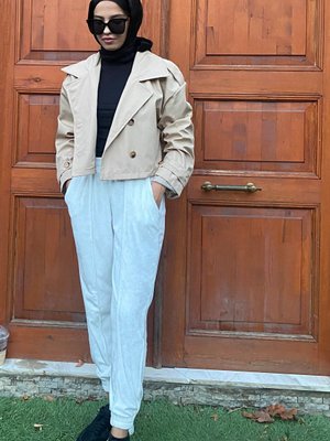 Beyaz Cockato Nervürlü Paçaları Lastikli Eşofman Altı