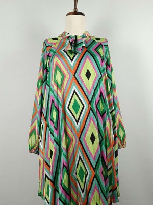 Desenli Büyük Beden Saten Tunik Mint Desenli Büyük Beden Saten Tunik Mint