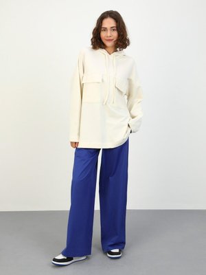 Cep Detaylı Rahat Kalıp Sweatshirt Kırık Beyaz Cep Detaylı Rahat Kalıp Sweatshirt Kırık Beyaz