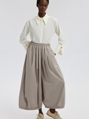 Beli Lastikli Bol Paça Pantolon Beli Lastikli Bol Paça Pantolon