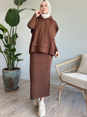 Kapüşonlu Elbiseli Acı Kahve Triko Takım