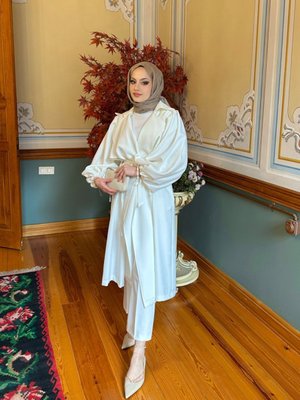 Misha Krep Trenç Ekru Misha Krep Trenç Ekru