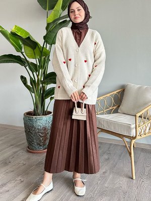 Kalp Desenli Ekru Triko Hırka Kalp Desenli Ekru Triko Hırka