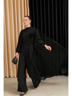 Siyah Pelerinli Tulum