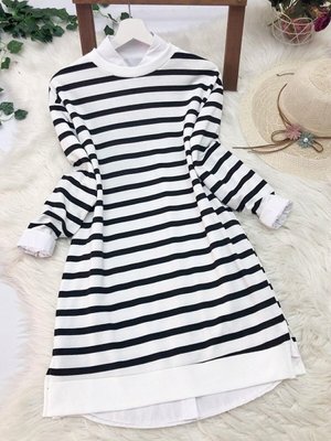 Siyah Çizgi Detaylı Tunik