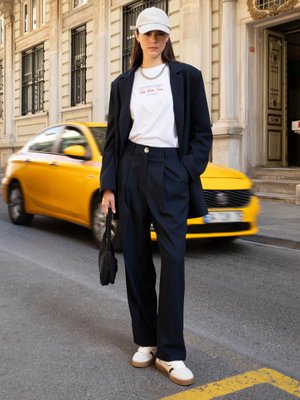 Lacivert Pili Detaylı Straight Fit Kumaş Pantolon