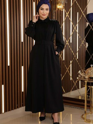 Siyah Taş Detaylı Kemerli Elbise Siyah Taş Detaylı Kemerli Elbise