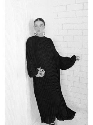 Siyah Piliseli Elbise