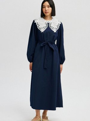 Dantel Yaka Detaylı Poplin Elbise