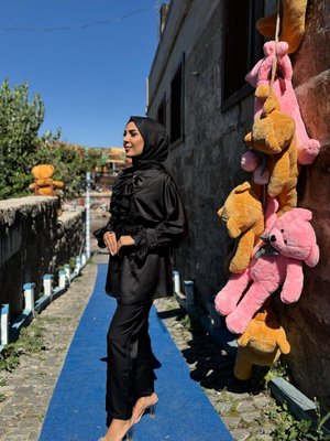 Kadın Saten Tesettür Tasarım Takım Kadın Saten Tesettür Tasarım Takım