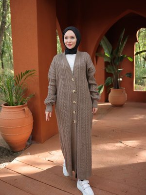 Kabartmalı Düğmeli Tam Boy Triko Hırka