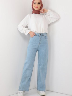 Açık Kot Paçası Yırtmaçlı Pantolon Açık Kot Paçası Yırtmaçlı Pantolon