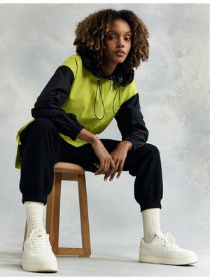 Kapüşonlu Kumaş Mixli Sweatshirt Fıstık Yeşili