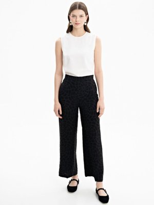 Kendinden Dokulu Kumaş Pantolon