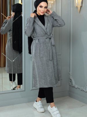 Siyah Geniş Yakalı Kaşe Kaban