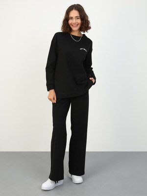 Baskı Detaylı Eşofman Takımı Siyah Baskı Detaylı Eşofman Takımı Siyah