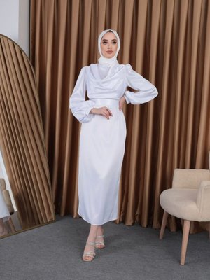 Önü Dagaje Detaylı Abiye Elbise Önü Dagaje Detaylı Abiye Elbise