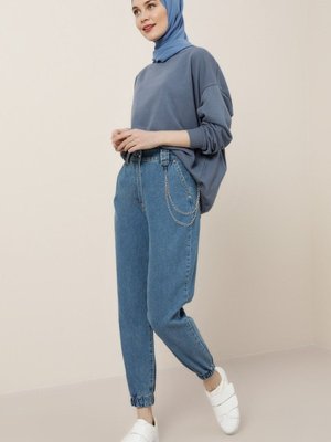 İndigo Doğal Kumaşlı Zincir Detaylı Kot Pantolon İndigo Doğal Kumaşlı Zincir Detaylı Kot Pantolon