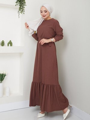 Kahverengi Eteği Fırfırlı Bisiklet Yaka Kuşaklı Elbise Kahverengi Eteği Fırfırlı Bisiklet Yaka Kuşaklı Elbise