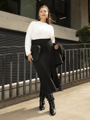 Off White Kolları Lastikli Büyük Beden Tunik