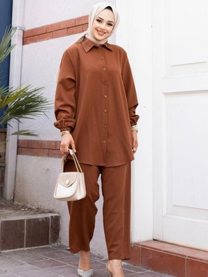 Kahverengi Pilise Detaylı Takım Kahverengi Pilise Detaylı Takım