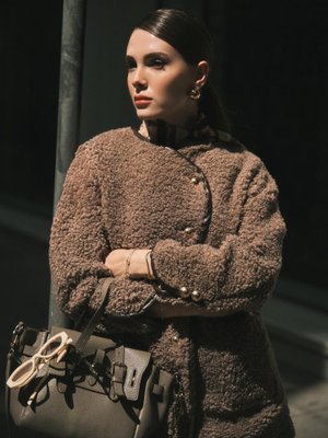 Sütlü Kahve Novi Kemer Aksesuar Detaylı Peluş Ceket