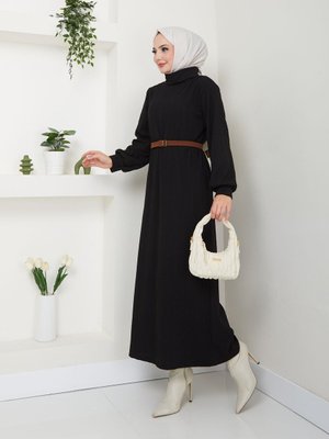 Siyah Kemerli Balıkçı Yaka Elbise Siyah Kemerli Balıkçı Yaka Elbise
