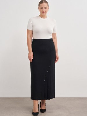 Yırtmaçlı Kap Etek