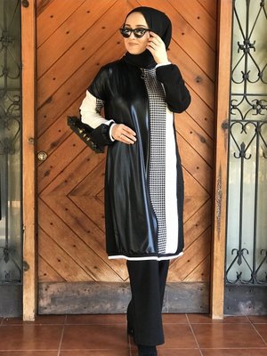 Siyah Beyaz Deri Detaylı Tek Üst Eşofman Siyah Beyaz Deri Detaylı Tek Üst Eşofman