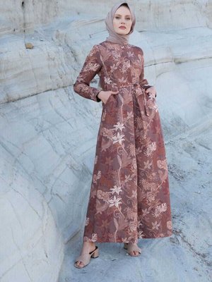 Güğüs Kısmı Gizli Düğmeli Bel Kuşaklı Baskı Desenli Tulum Kahverengi