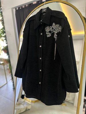 Omzu Taşlı Kadife Ceket