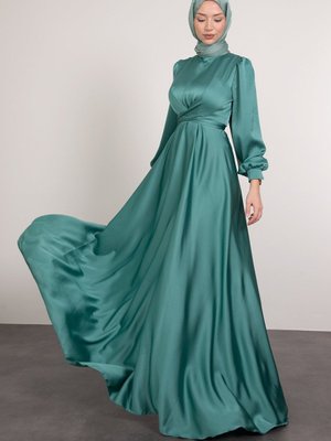 Yakadan Çaprazlı Bele Bağlamalı Abiye Elbise