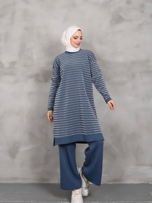 Kadın Modest Yan Çizgi Desenli Simli Triko Tunik Kadın Modest Yan Çizgi Desenli Simli Triko Tunik